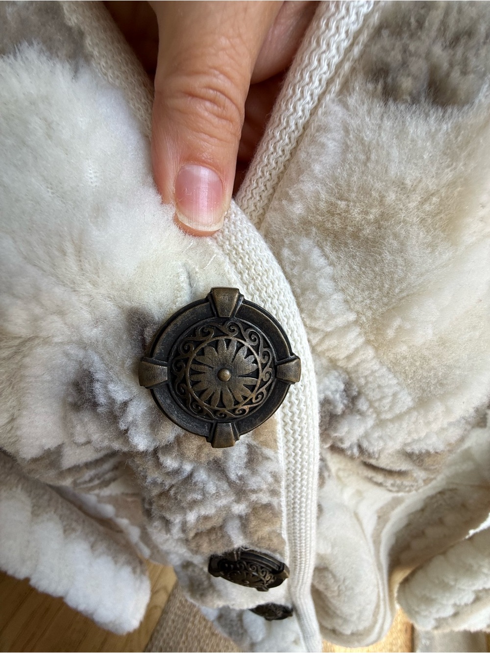 Duffel Outdoor Vintage Cream & Taupe Fleece Button-Front Jacket - Picture 3 of 8